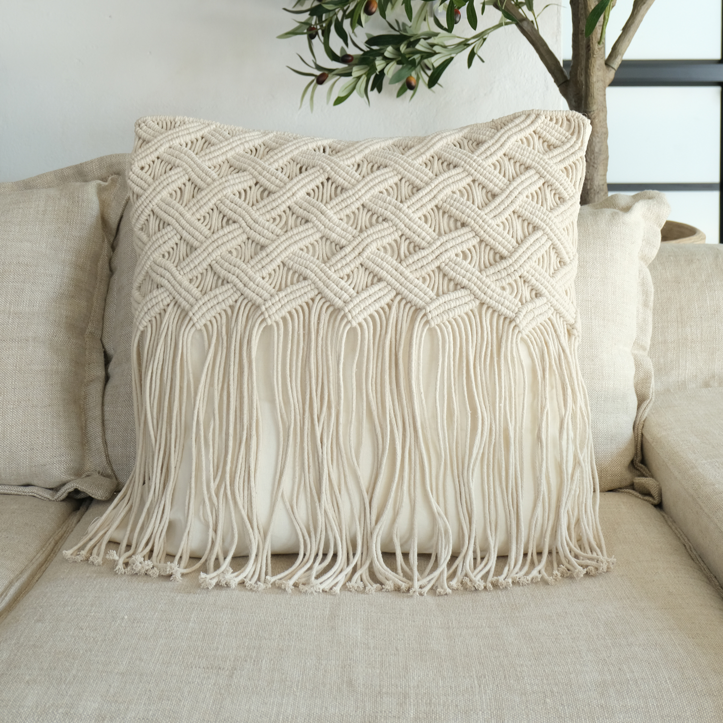 COJÍN MACRAME FLECOS