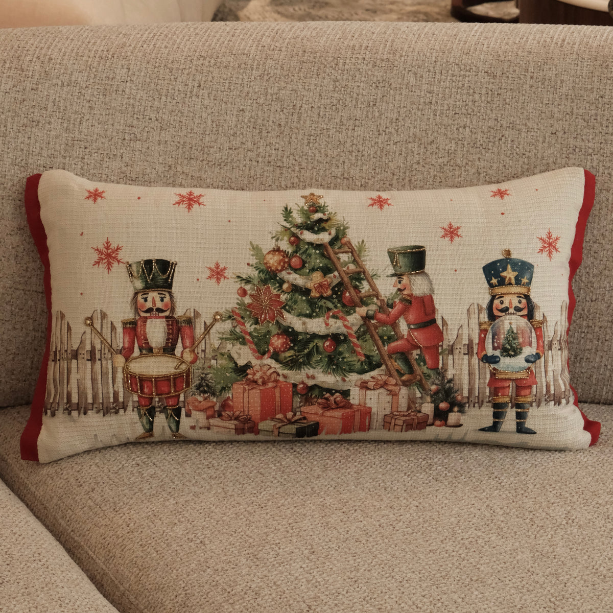 COJIN NAVIDAD RECTANGULAR CASCANUECES