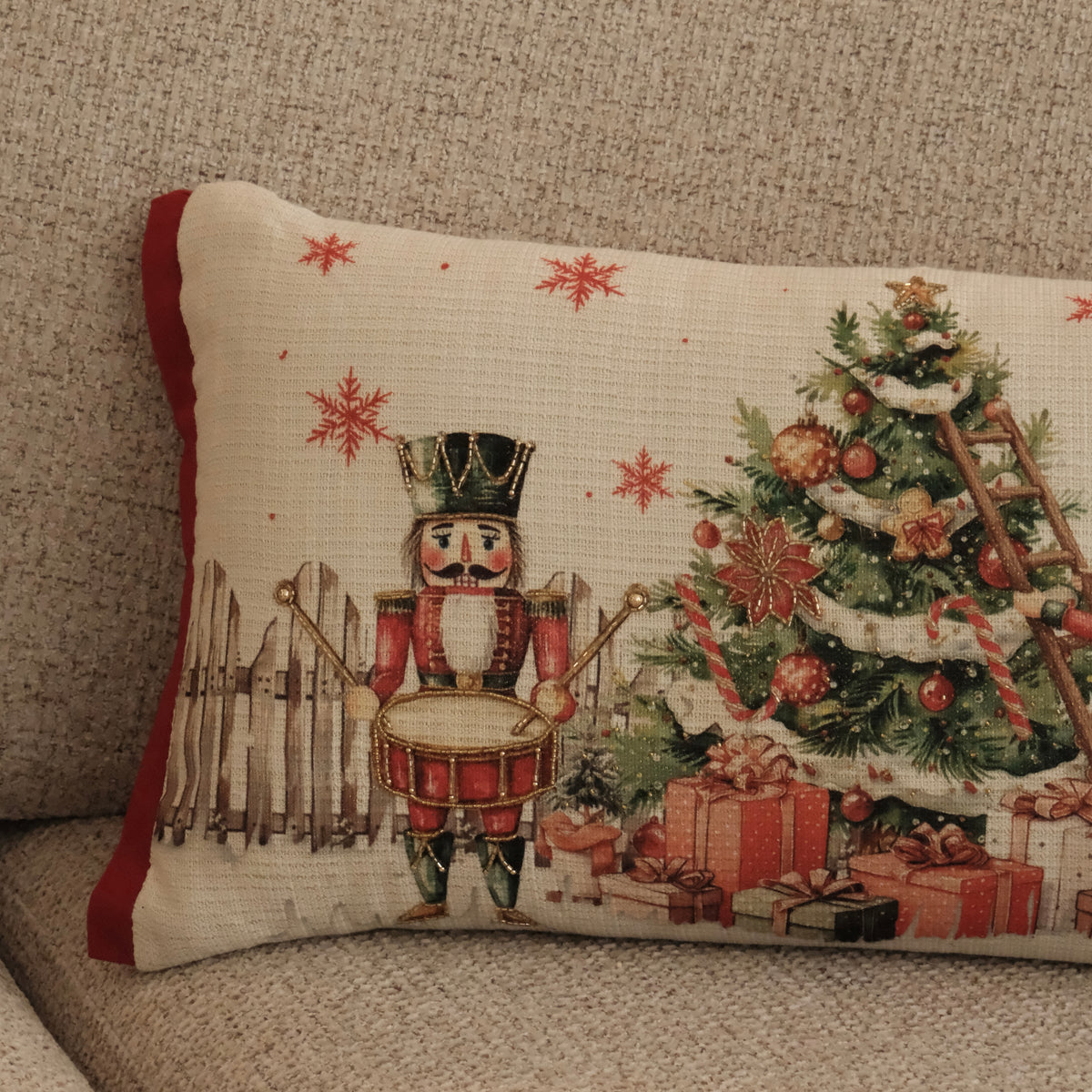 COJIN NAVIDAD RECTANGULAR CASCANUECES