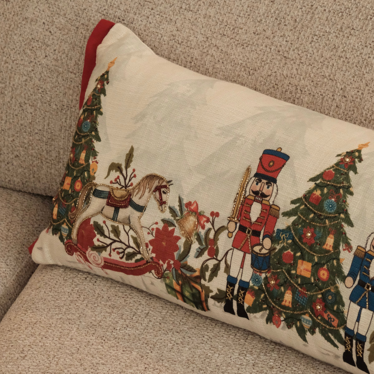 COJIN NAVIDAD CABALLO CASCANUECES