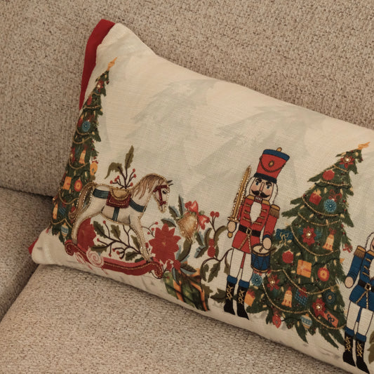 COJIN NAVIDAD CABALLO CASCANUECES