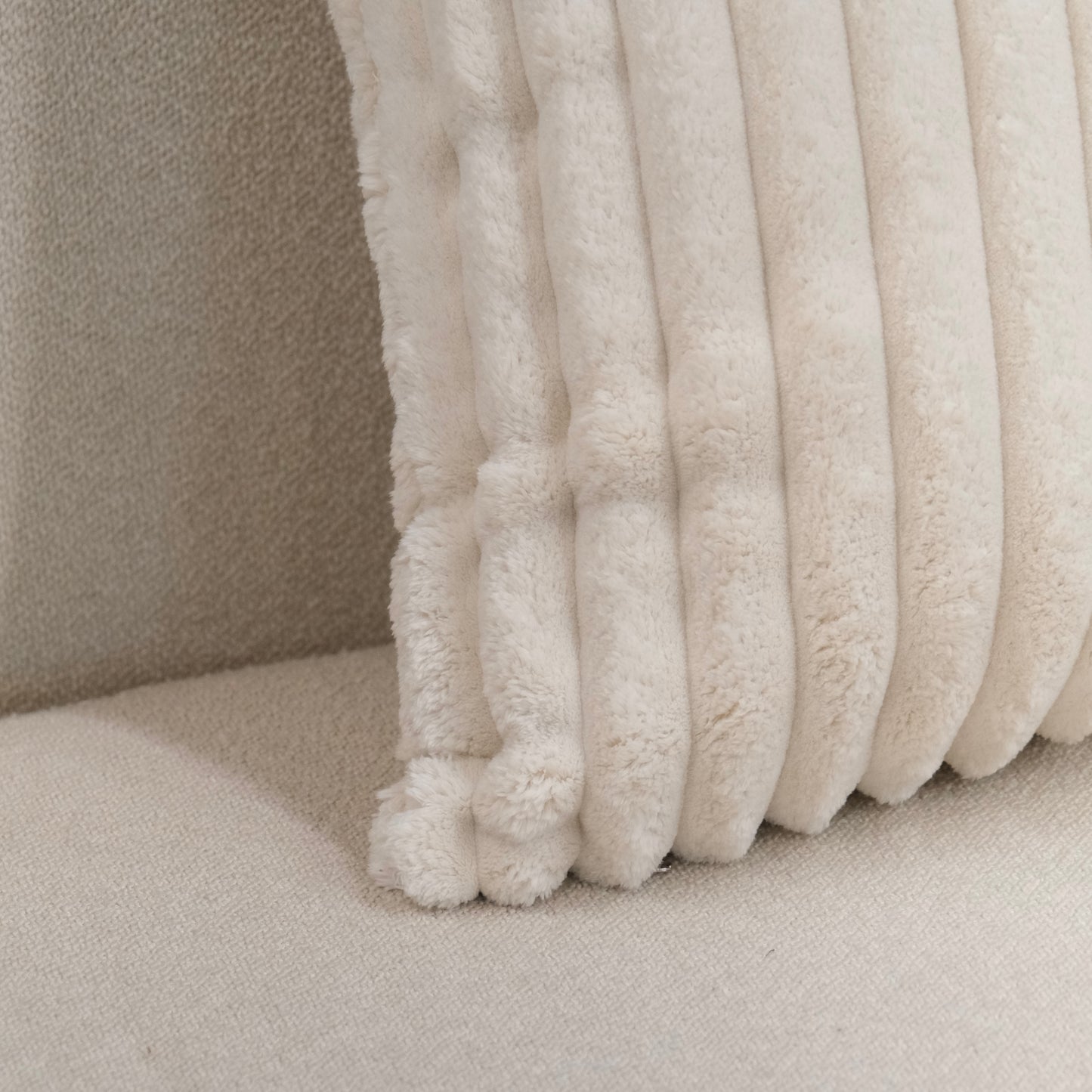 COJIN CUADRADO ACANALADO BEIGE
