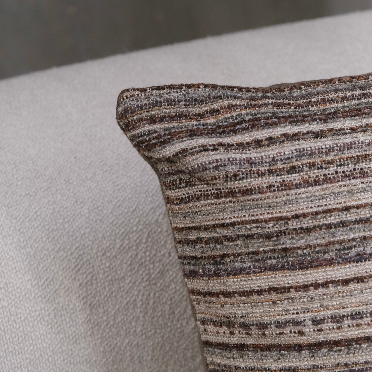 COJÍN CUADRADO TWEED TIERRA
