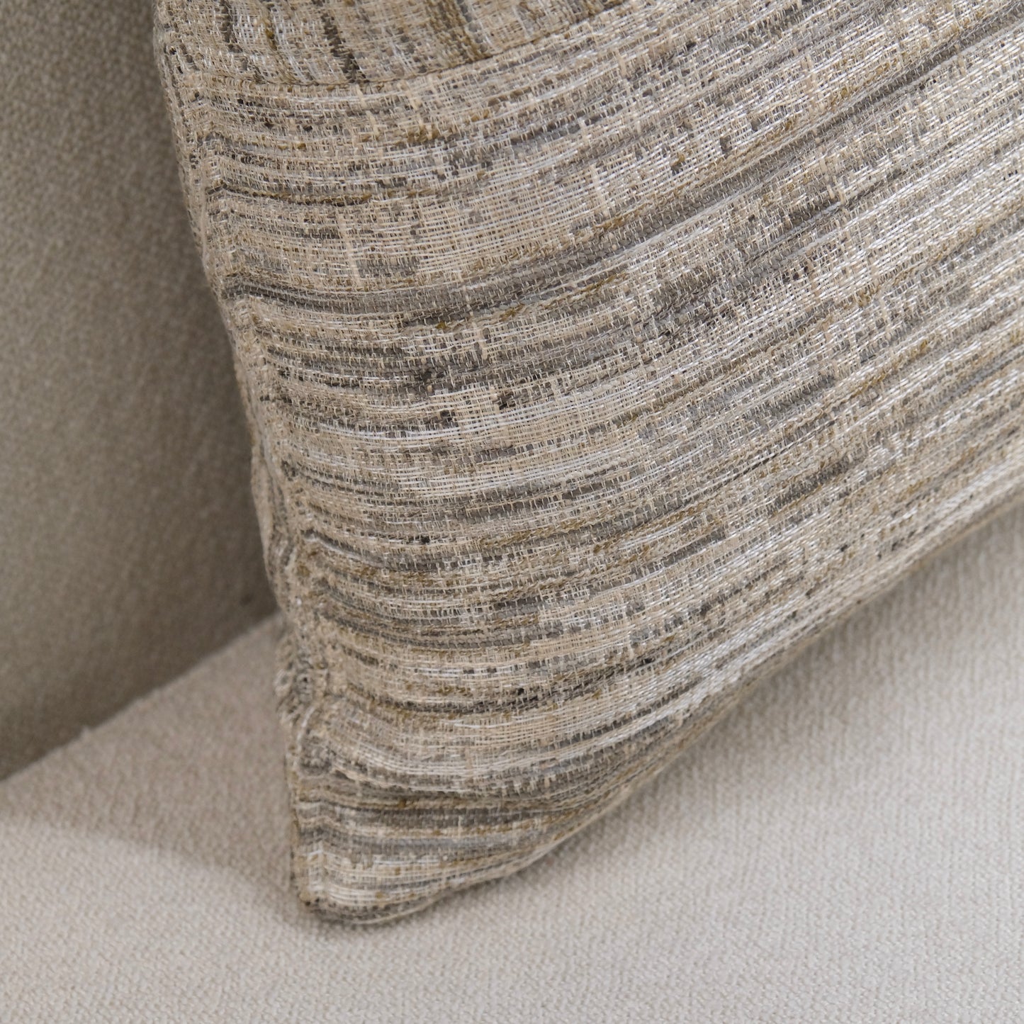 COJÍN CUADRADO RUSTIC LUXURY ORO